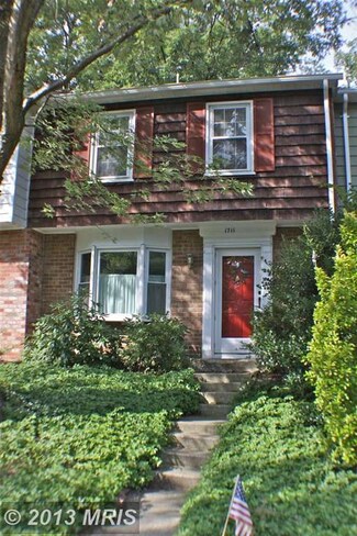 1711 Redgate Farms Ct, Rockville, MD 20850