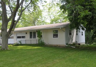 6709 Spring Grove Ct, Middleton, WI 53562