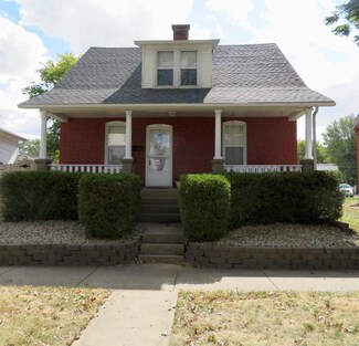 1118 8th St, Highland, IL 62249