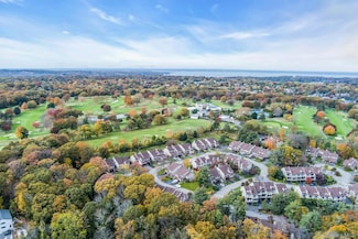 31 The Glen Unit 31, Glen Head, NY 11545