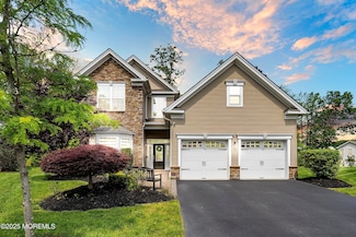 39 Northcrest Dr, Tinton Falls, NJ 07724