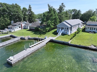 209 Emery Ave, Clayton, NY 13624