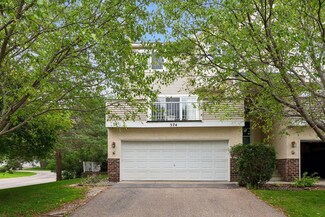 374 Brickyard Dr, Chaska, MN 55318