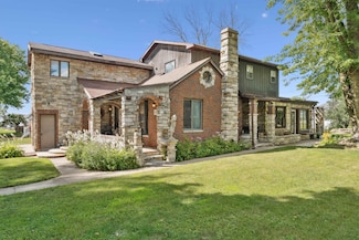 203 3rd Ave SW, Farley, IA 52046