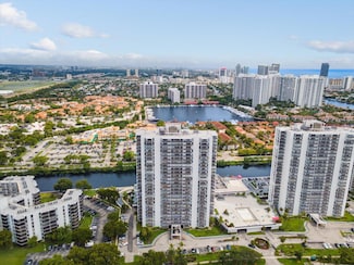 3625 N Country Club Dr Unit Ph 8, Aventura, FL 33180