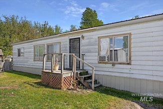 428 N 1st St E, Paul, ID 83347