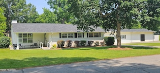 301 Graham St, Clinton, NC 28328
