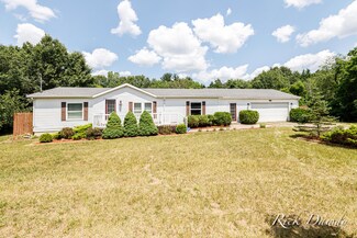 43 10 Mile Rd NE, Comstock Park, MI 49321