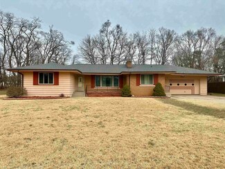 451 Collins Dr, South Beloit, IL 61080