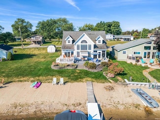 400 275 Turkey Lake Ln, Hudson, IN 46747