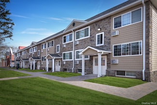 605 Tulip Ave Unit d1, Stewart Manor, NY 11530