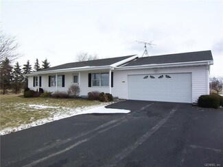 7125 Fox Rd, Oakfield, NY 14125
