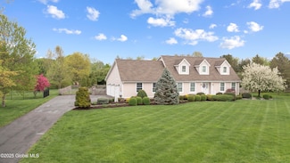 10 James Ln, Kinderhook, NY 12106