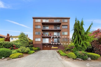 2619 Rucker Ave Unit 4, Everett, WA 98201