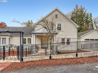 5302 SW 49th Dr, Portland, OR 97221