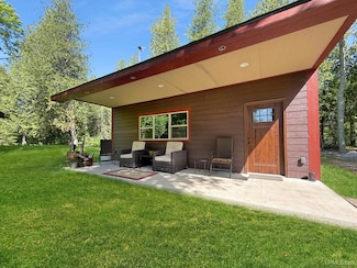 n 9650 Number 24 Ln, Cedar River, MI 49887