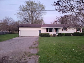 623 S Main St, Chesaning, MI 48616