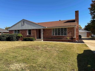 1709 Honeysuckle, Mountain Home, AR 72653