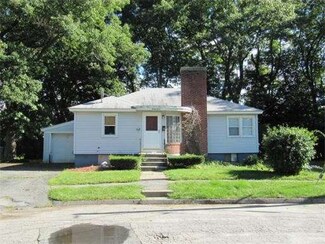 38 Hunthurst Cir, Worcester, MA 01602