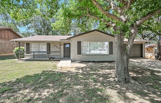 809 W Redbud Dr, Hurst, TX 76053