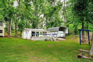 877 Lakeshore Dr, Cross Hill, SC 29332