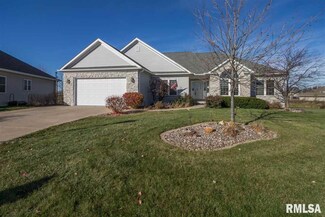 961 17th Ave, Silvis, IL 61282