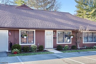 32-3 Tamaron Dr, Waldwick, NJ 07463