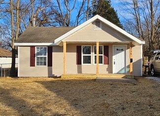 1036 S Fort Ave, Springfield, MO 65807