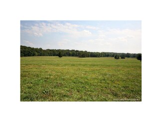 1820 Old State Rd, Henryville, IN 47126