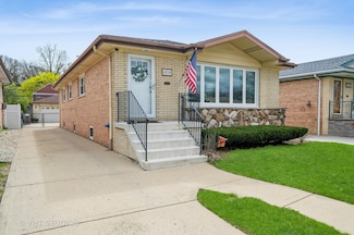 6814 N Dowagiac Ave, Chicago, IL 60646