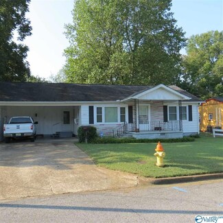 1313 Hoke St, Gadsden, AL 35903