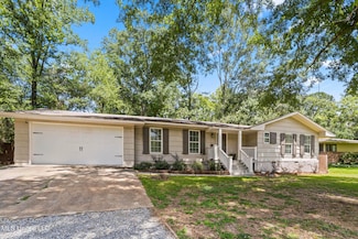 4132 Comanche Dr, Jackson, MS 39211