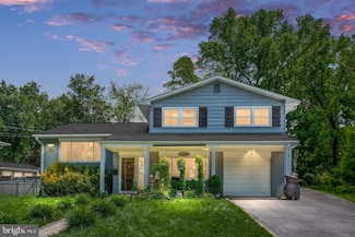 8827 Camfield Dr, Alexandria, VA 22308