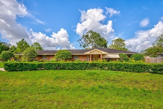 3204 Windsor Dr, Pearland, TX 77581