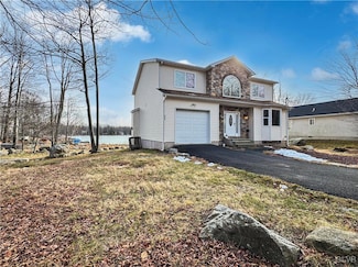2513 Waterfront Dr, Tobyhanna, PA 18466