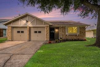 4901 Fairshire St, Pasadena, TX 77505
