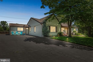 22 Indian Path Ln, Feasterville Trevose, PA 19053