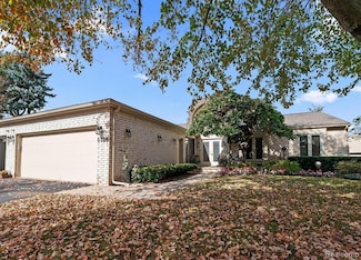 5129 Woodlands Ln, Bloomfield Hills, MI 48302