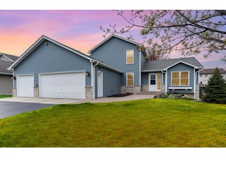 15772 Cicerone Ct, Rosemount, MN 55068