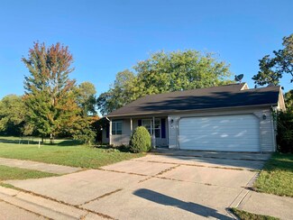 104 Honeysuckle Ln, Portland, IN 47371