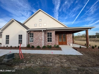 320 Freedom Ring Dr, Brandon, MS 39047
