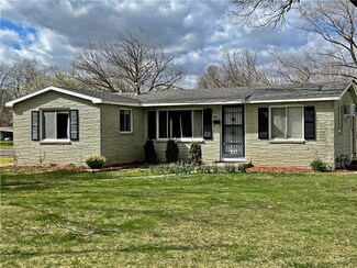 402 N Linn St, Frontenac, KS 66763
