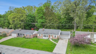 1117 Maplegrove Dr NW, Grand Rapids, MI 49504