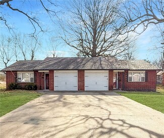 2111 W Emma Ave, Springdale, AR 72762