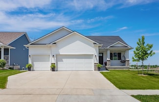 1824 Crabapple Ln, Granger, IA 50109