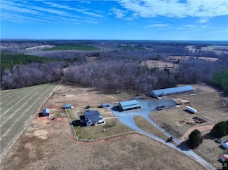 2196 T N Snow Rd, Nathalie, VA 24577