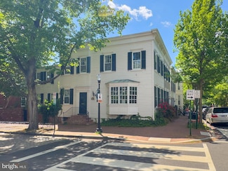 3344 P St NW, Washington, DC 20007