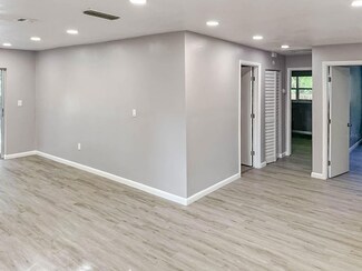 2510 NE 182nd St, North Miami Beach, FL 33160