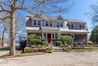 17 Mattarest Ln, South Dartmouth, MA 02748