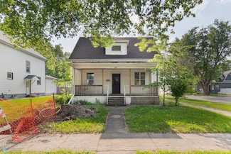 824 9th St N, Fargo, ND 58102